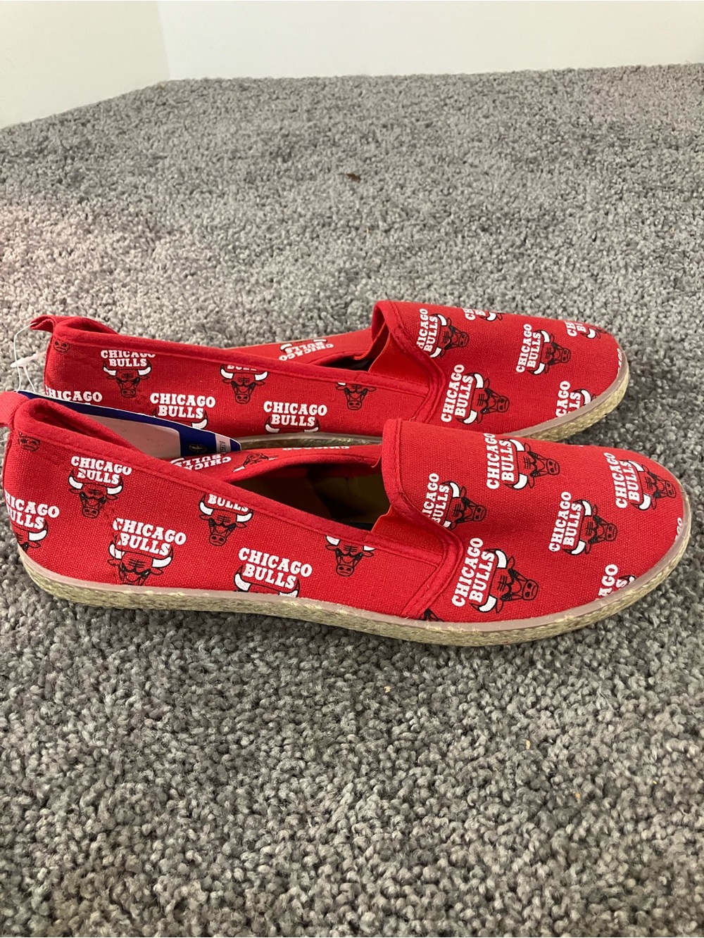 Chicago Bulls NBA Forever Collectibles Red Slippers Women’s Size XL (11-12) NWT!